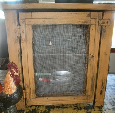 Pie Safe with screen for counter tops (FREE SHIPPING)